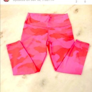 NWOT‼️NEON CAMO LEGGINGS XXL